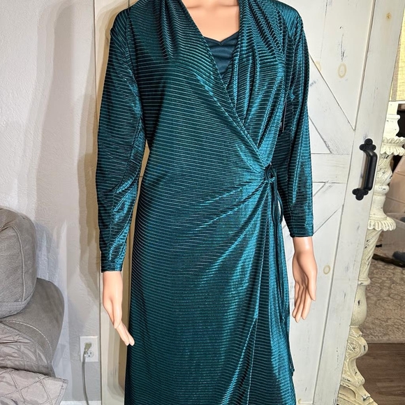 Dresses & Skirts - NWT 3321 A.N.A Emerald Green Velour Jacket Wrap Dress XL